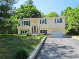 6 Hankin Loop, Poughkeepsie, NY 12601