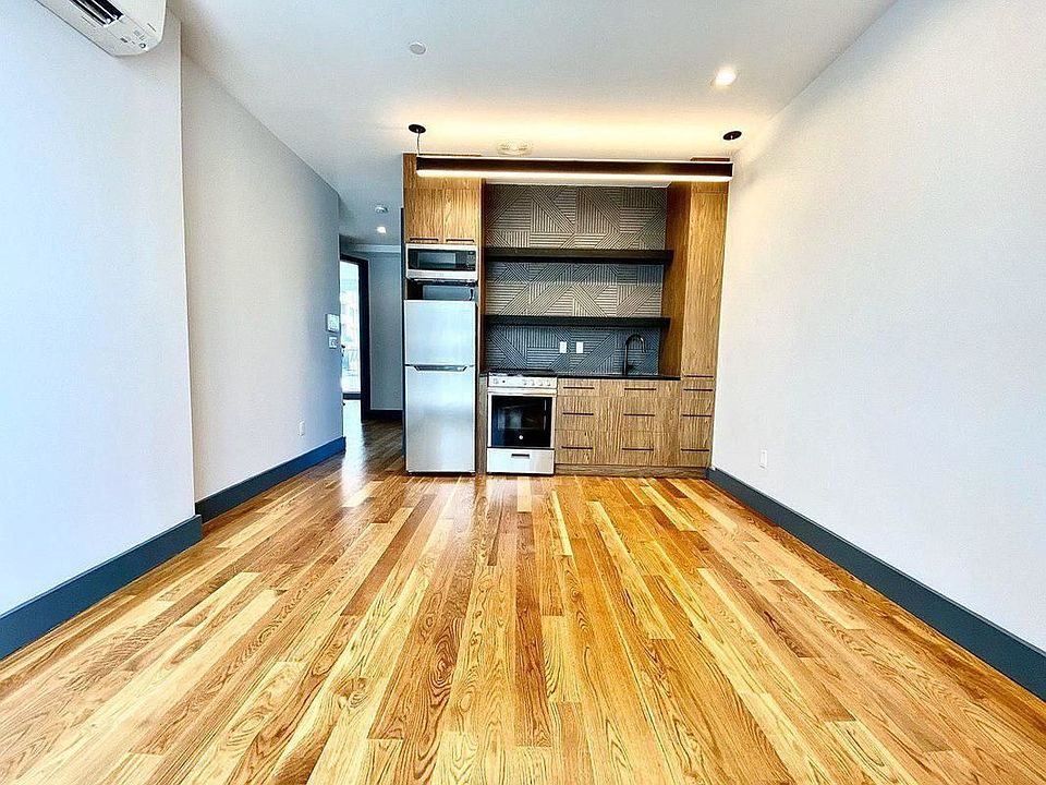 1st image of 374 Bedford Ave #5