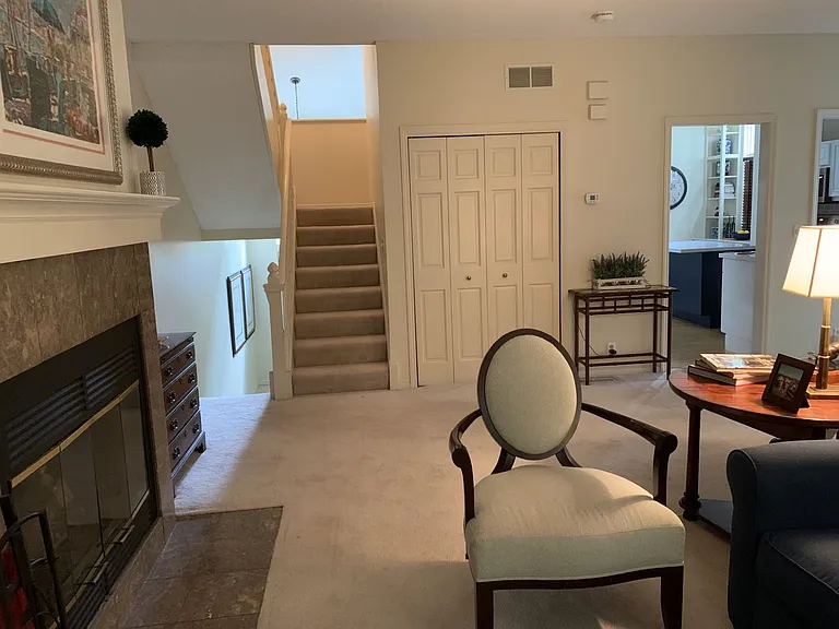 141 Edgewood Ct — Photo 32