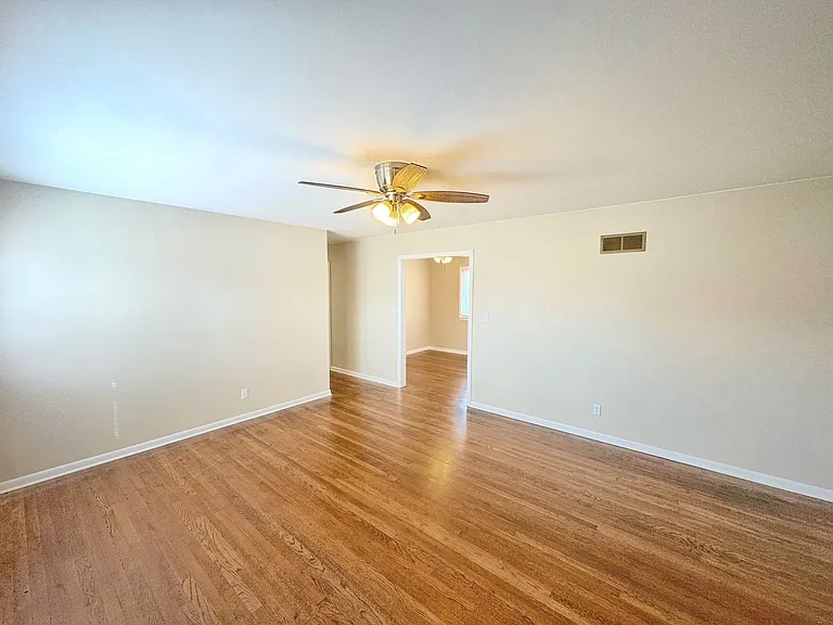 604 Summit Rd — Photo 4