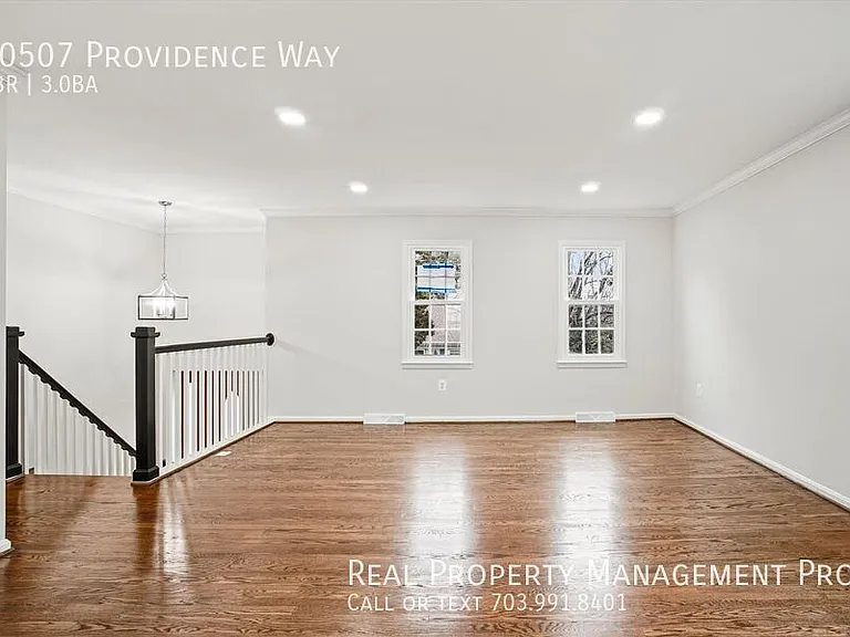 10507 Providence Way — Photo 4