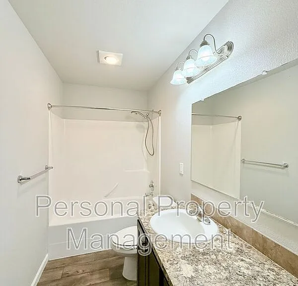 12600 NE 49th St #E — Photo 16