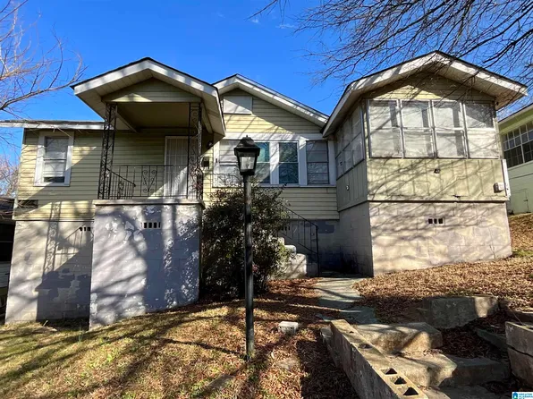 542 52nd St, Fairfield, AL 35064