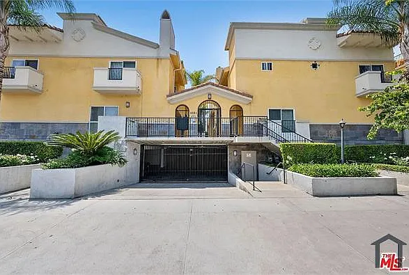 3 bed, 2000 sqft, $5,500 — Photo 4