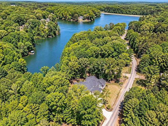 4th image of 267 Woodrun Dr