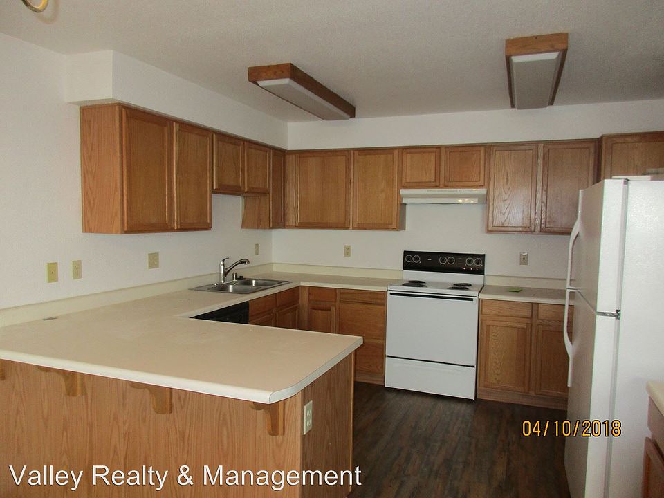 2nd image of 202 Meadowood Ct Unit A