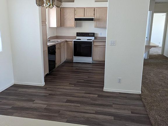 5th image of 3420 Ottawa Dr
