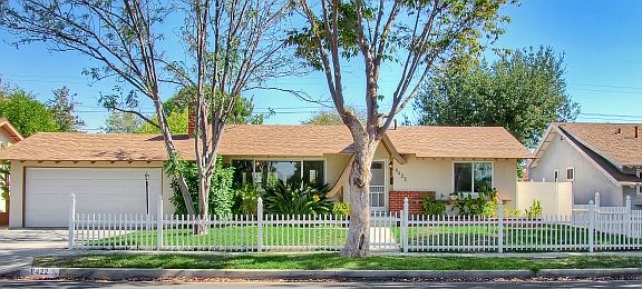 2nd image of 8422 Owensmouth Ave