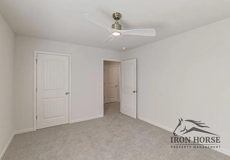 835 Baker View Ln — Photo 25