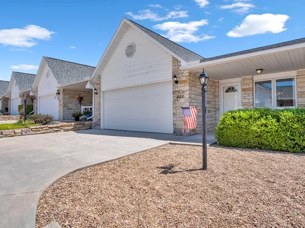 321 E 12th St, Newton, KS 67114