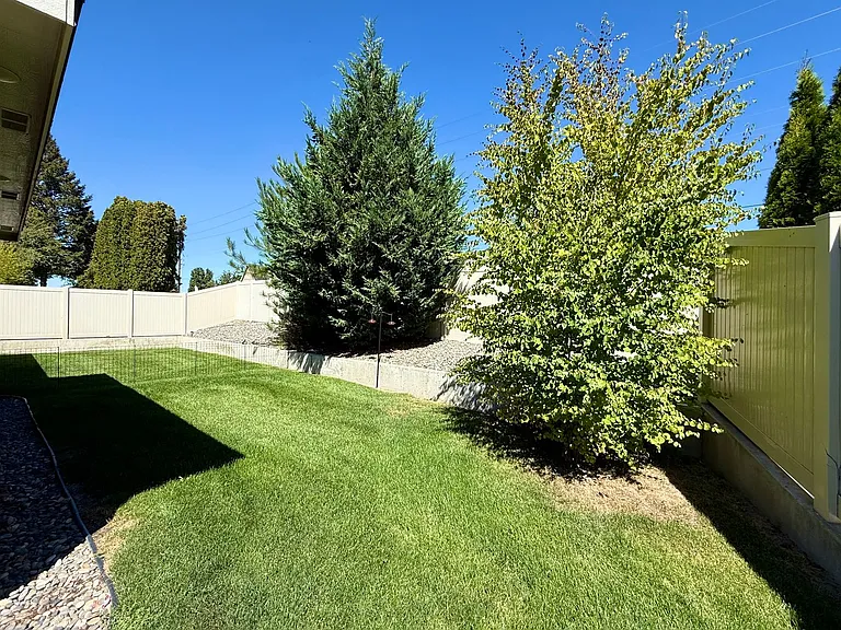 22 NE Hadley Way — Photo 46