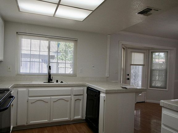 4th image of 2256 Coroval Dr