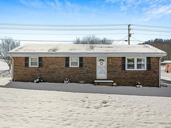 802 Riverside Cir, Celina, TN 38551