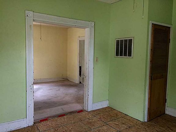 5th image of 551 W North St