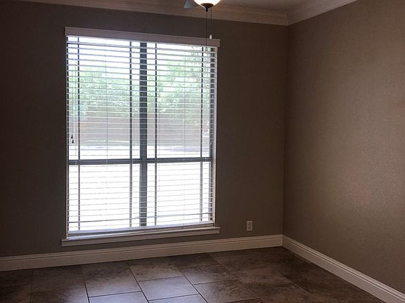 4th image of 5902 Yorkshire Dr