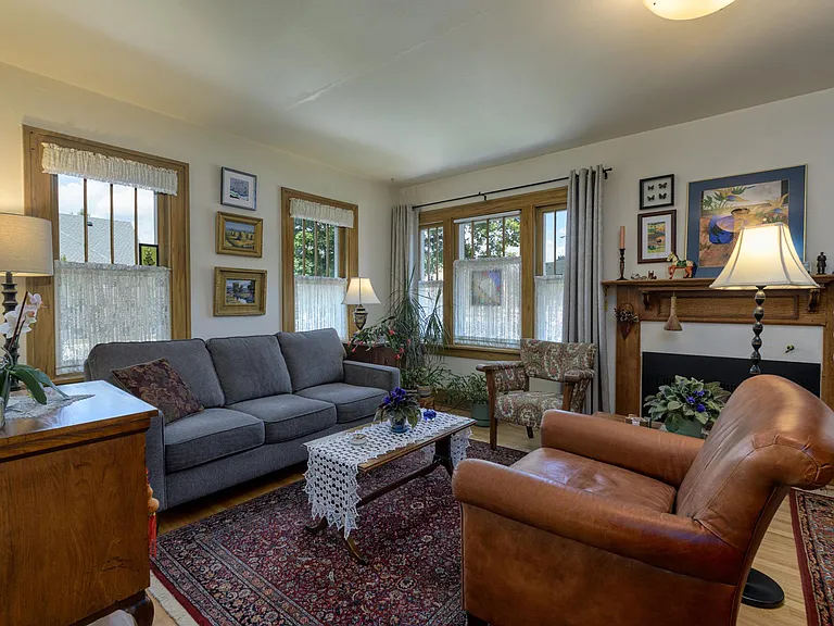 1705 S Higgins Ave — Photo 6
