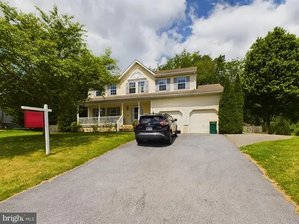 467 Links View Dr, Hagerstown, MD 21740