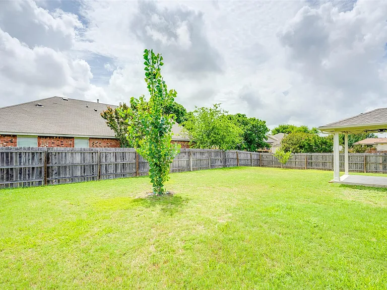 2401 Marshall Trl — Photo 39