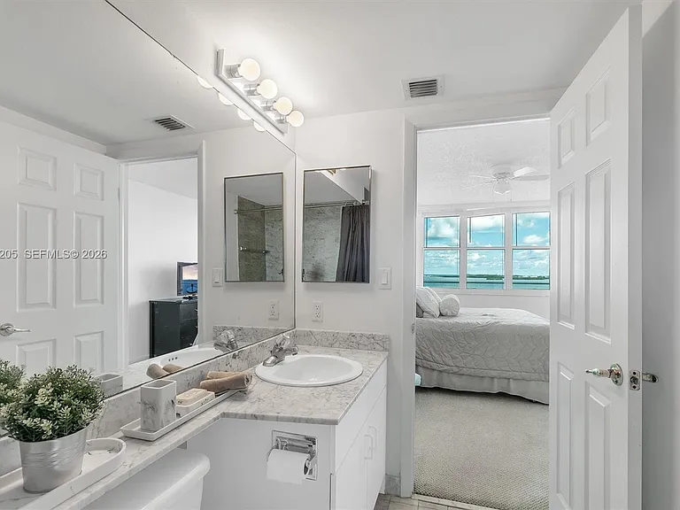 800 Claughton Island Dr #1204 — Photo 11