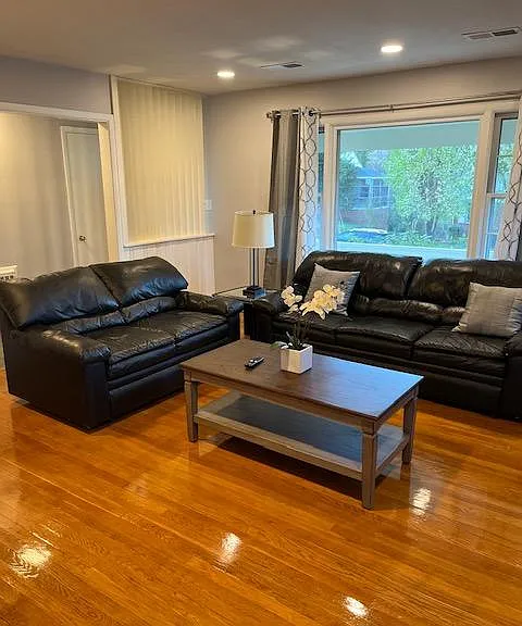 410 Moseley Dr — Photo 4
