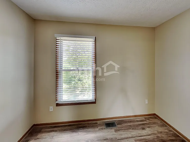 5298 Rifle Dr — Photo 16