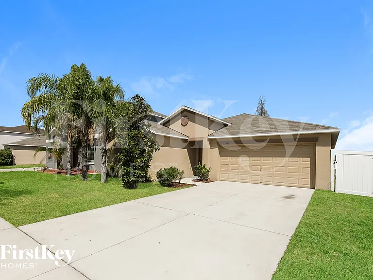 10621 Standing Stone Dr — Photo 2