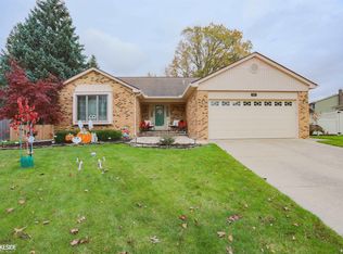 44585 Rivergate Dr, Clinton Township, MI 48038