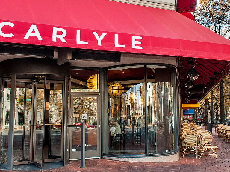 Grab a bite at Carlyle Grand Cafe