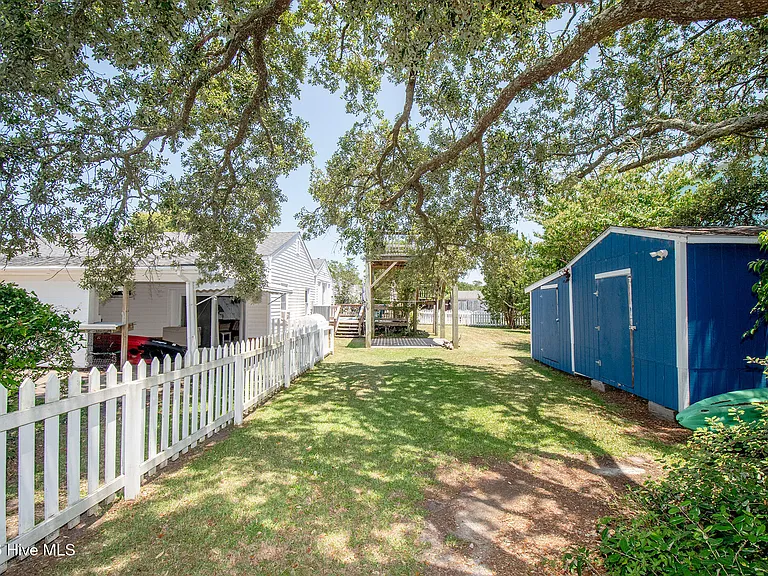 1534 Ann St — Photo 31