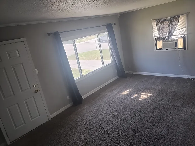 3700 Kencrest Dr NE — Photo 4