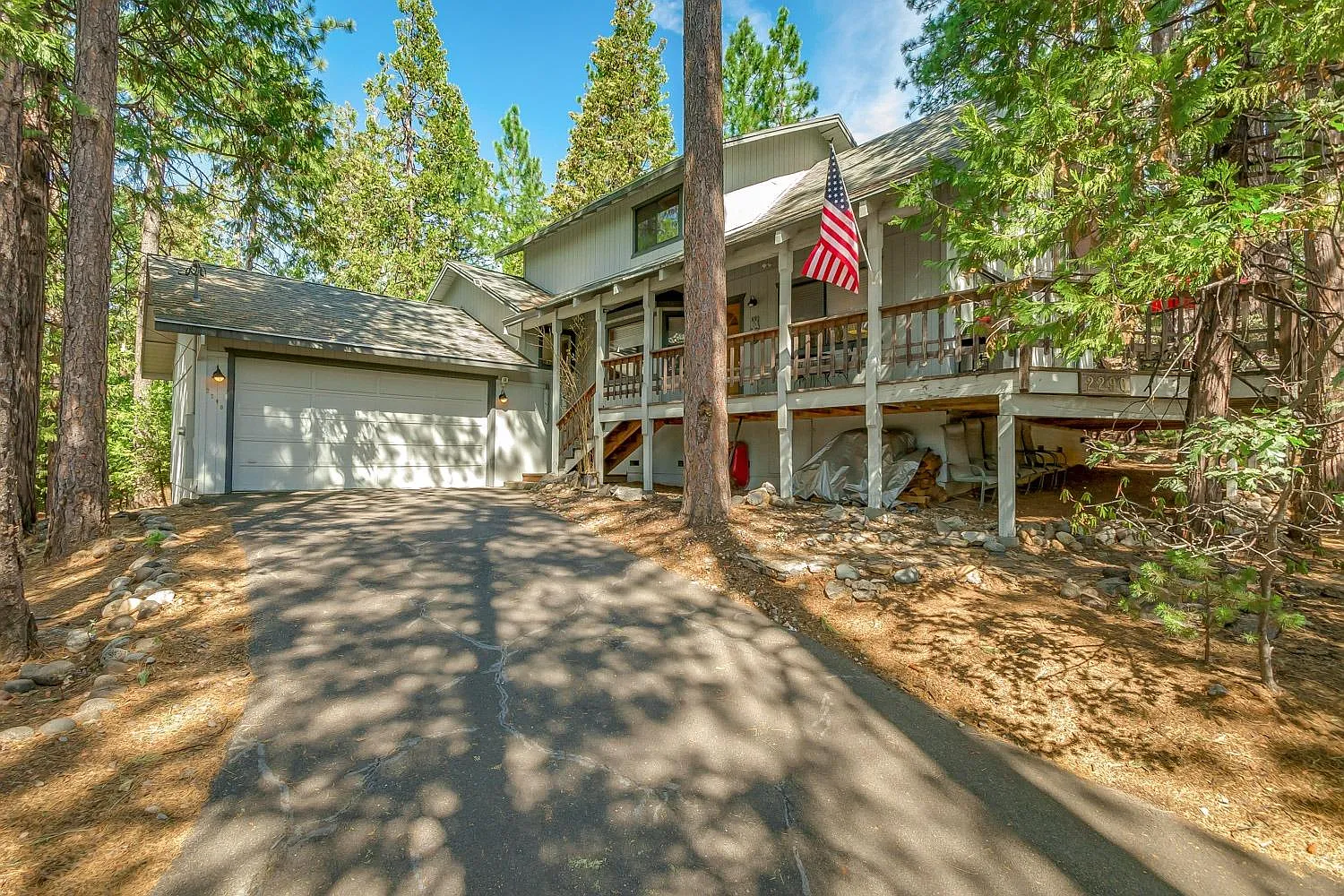 2290 Barbara Way photo 1