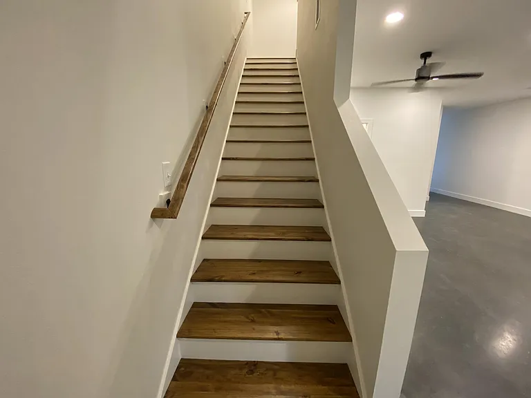 1932 Cambridge Village Dr — Photo 1