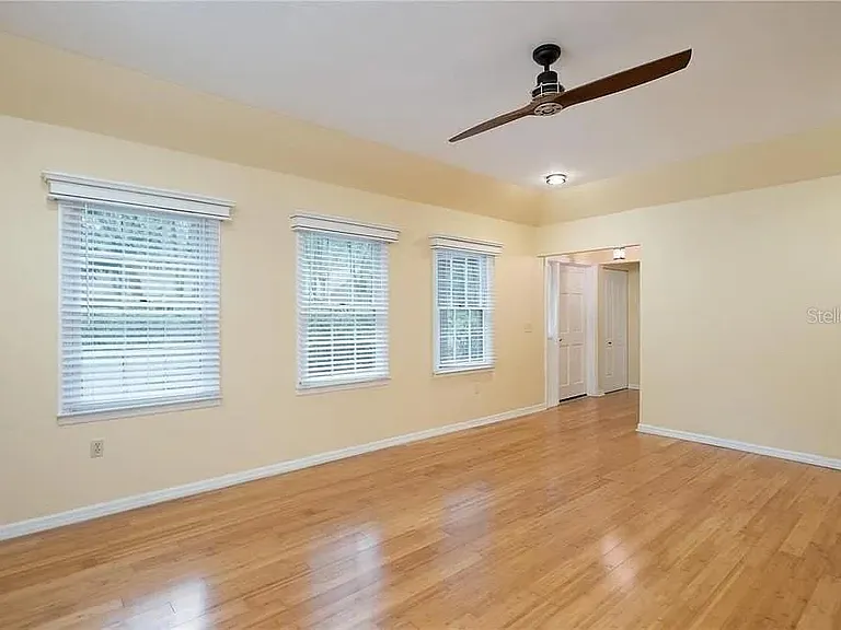 5211 SW 86th Ter — Photo 7