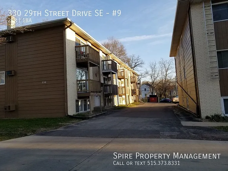 330 29th Street Dr SE #9 — Photo 1