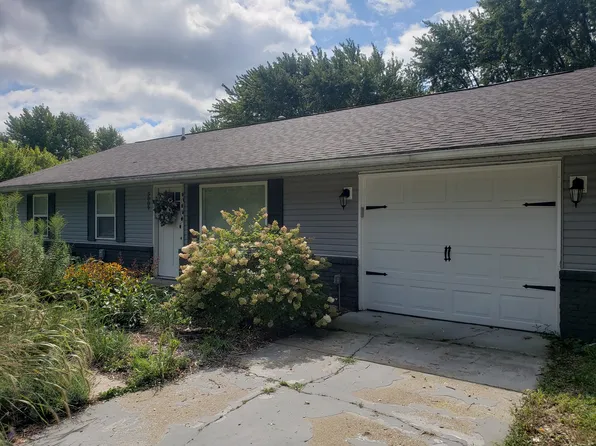 3009 W John St, Champaign, IL 61821