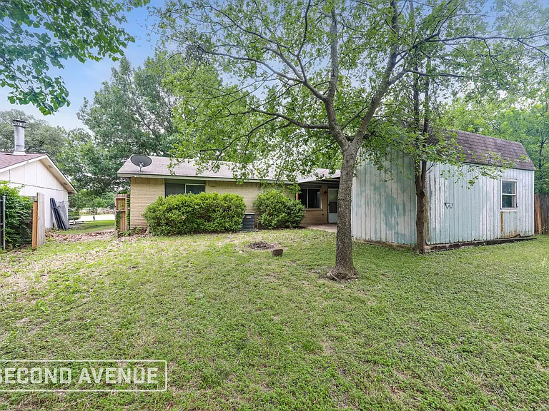 307 Halifax Ct — Photo 19