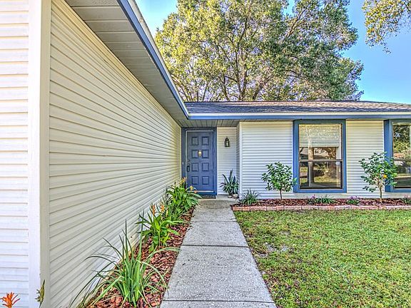 3rd image of 717 Herlong Ct