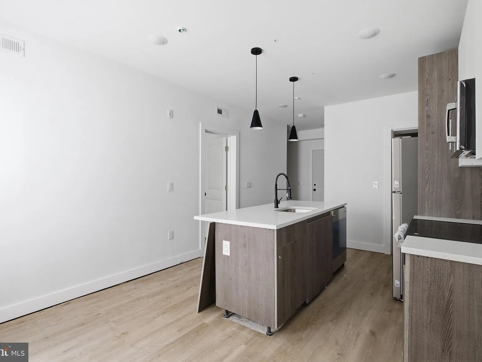 2 bed, $2,200 — Photo 3