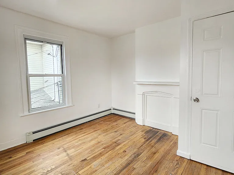 202 Harral Ave #B — Photo 6