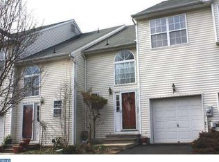 102 Tulip Ln, Ewing, NJ 08638
