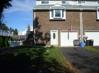 9224 Edmund St, Philadelphia, PA 19114