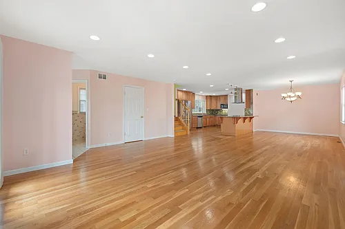 13 Humphrey Ave #1 Photo 1