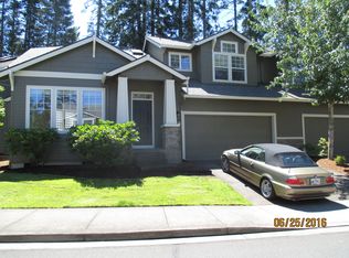 8570 NE Rockspring St, Hillsboro, OR 97006