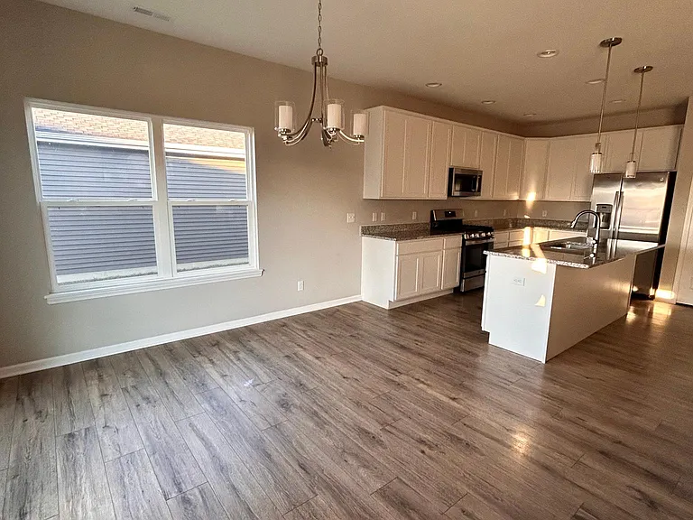 12412 Ontario Pl — Photo 8