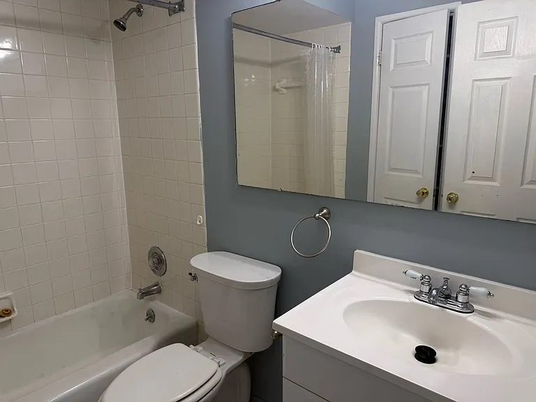 10427 Briarbend Dr #8 — Photo 12