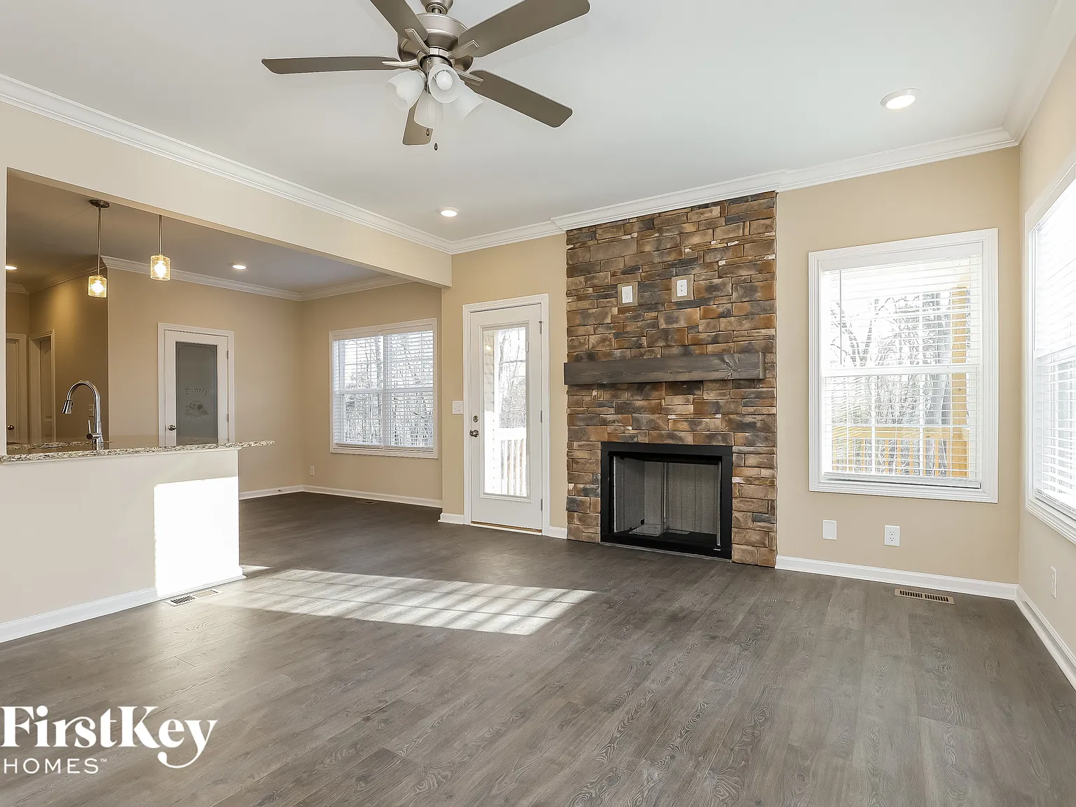 4 bed, 3.5 bath, 2350 sqft, $2,230 — Photo 3