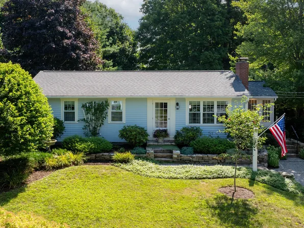 182 Ocean View Ave, Mystic, CT 06355