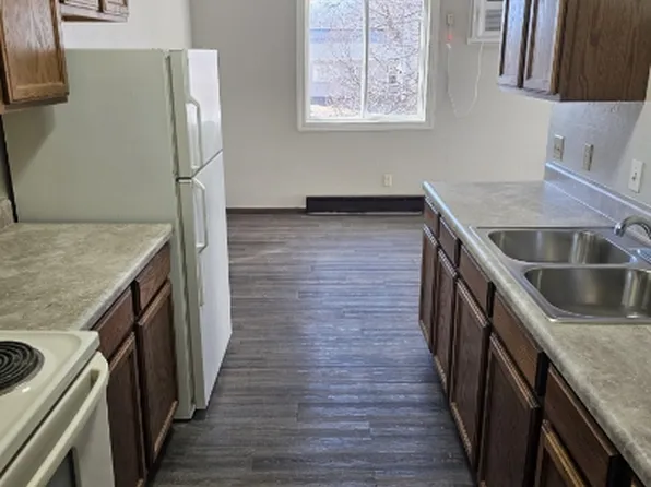 504 9th St, Heron Lake, MN