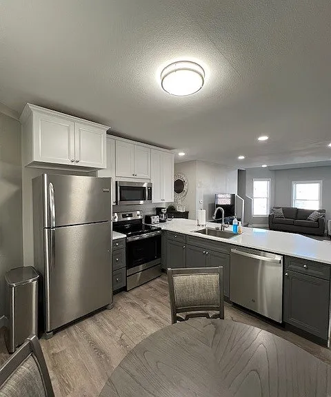 320 W 4th St #102 — Photo 1