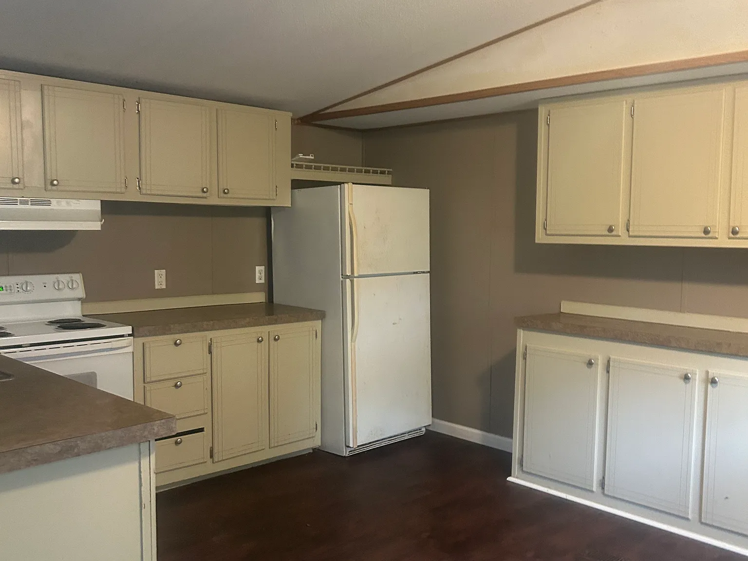 3 bed, 1092 sqft, $1,100 — Photo 2